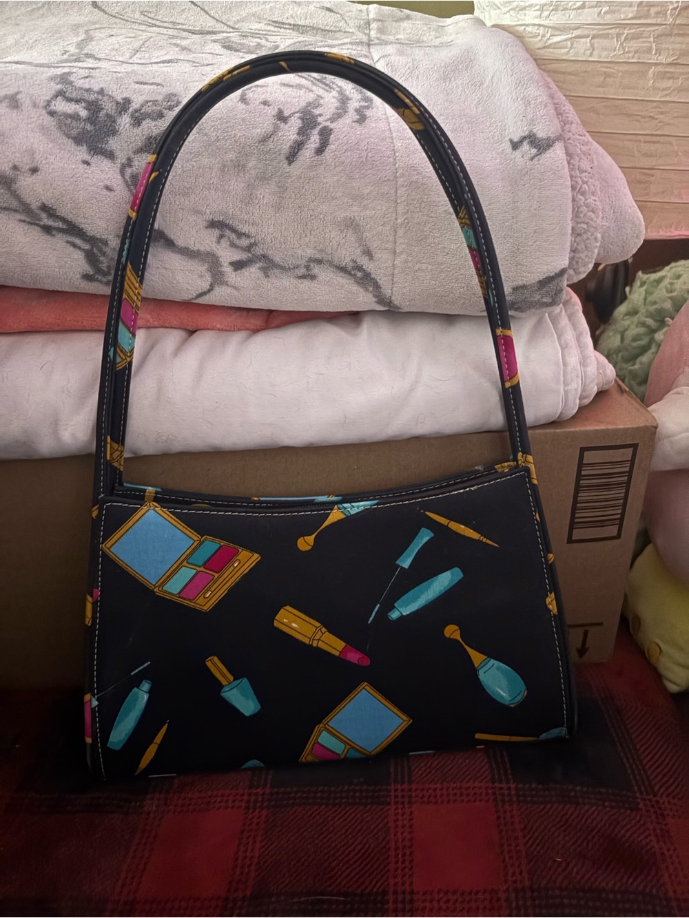 Black Cosmetic-Print Shoulder Bag - Picture 2 of 2